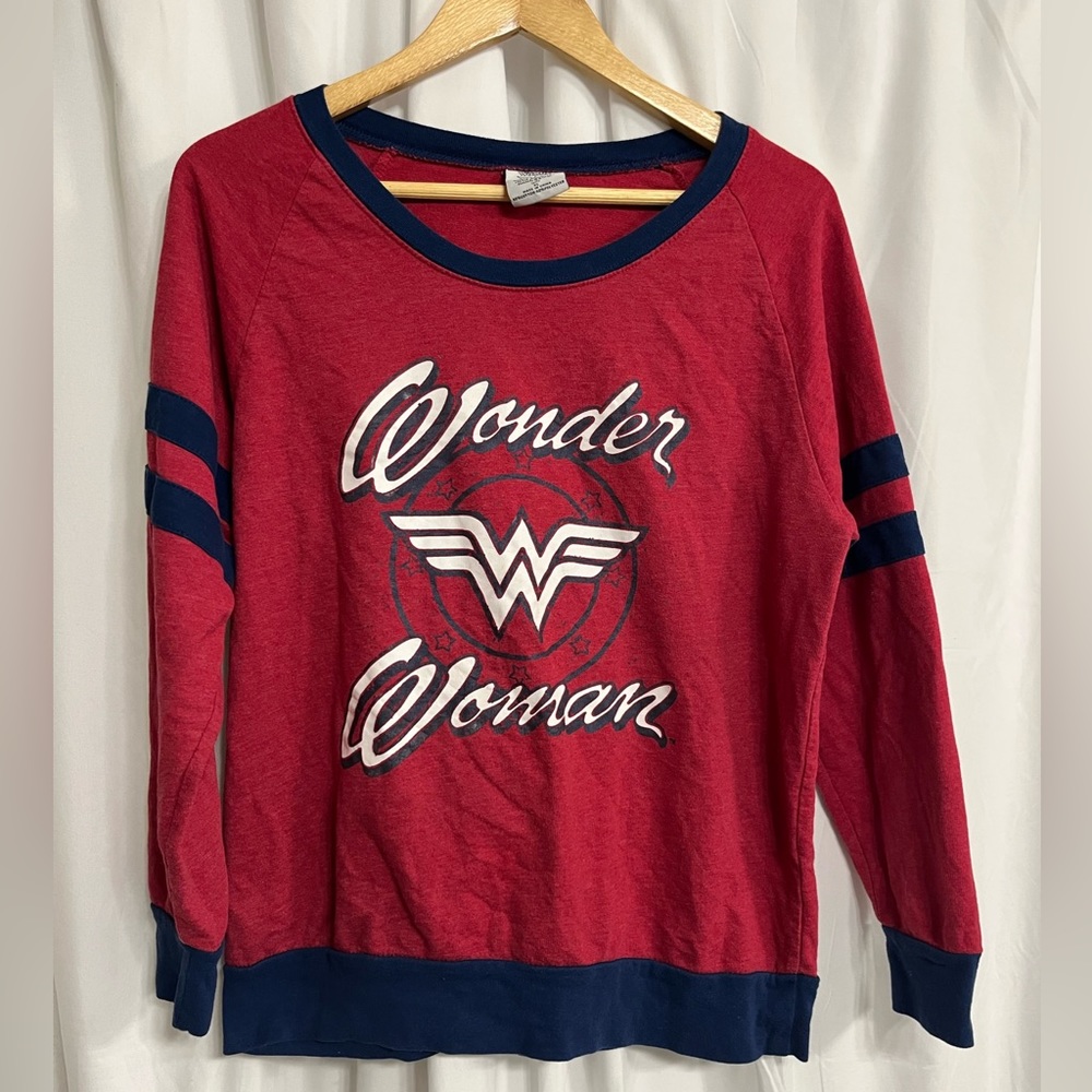 Wonder Woman Sweater DC Comics XL juniors Red Blue